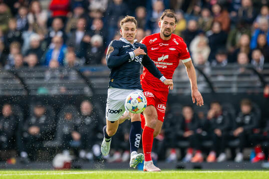 Peter Christiansen of Viking and Fredrik Pallesen Knudsen