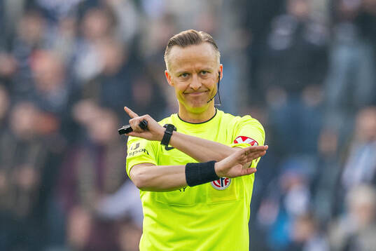 Referee Ola Hobber Nilsen
