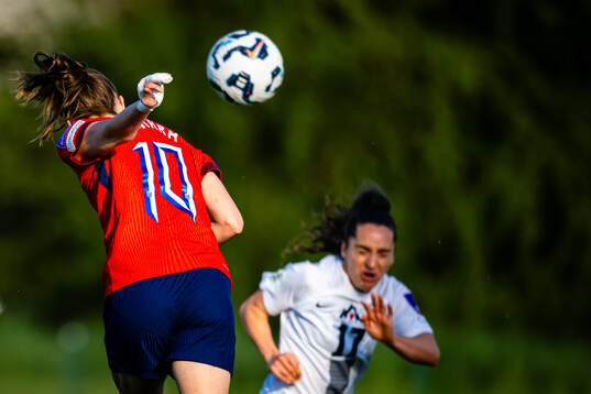 Caroline Graham Hansen of Norway missing a chance to score