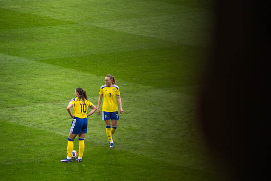 Rosa Kafaji and Matilda Vinberg of Sweden
