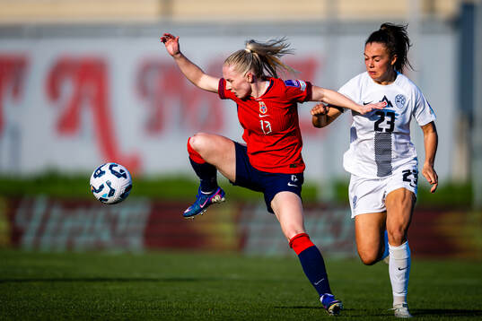 Thea Bjelde of Norway and Maja Sternad of Slovenia