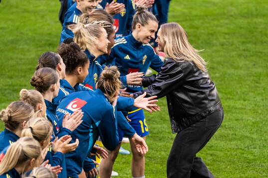 Fridolina Rolfö and former player of Sweden Magdalena