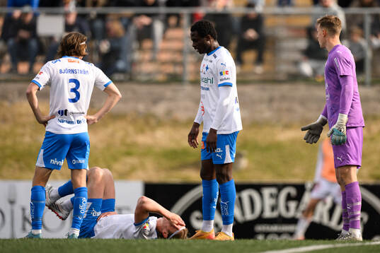 IFK Värnamos Hugo Andersson har ont