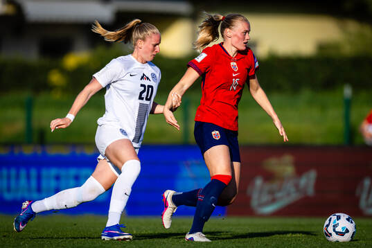 Zara Kramžar of Slovenia and Mathilde Harviken of Norway