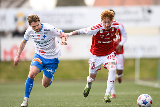 Sandvikens IFs Alan Carleton IFK Värnamos Carl Johansson