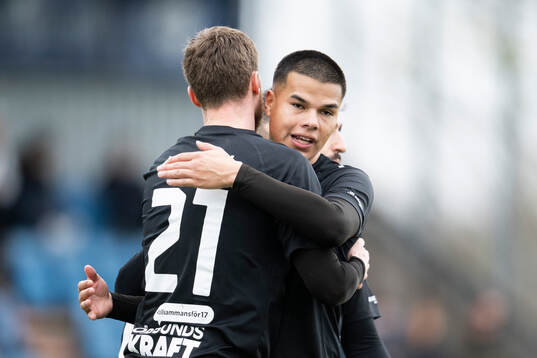 Högaborg BKs Anton Kinnander och Jonathan Larsson jublar