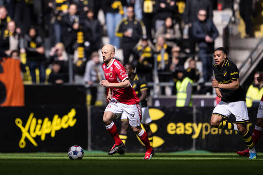 Kalmars Robert Gojani och AIKs Kevin Filling