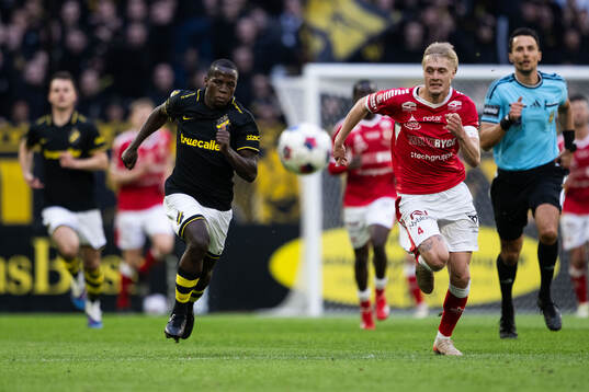 AIKs Stanley Wilson Omondi och Kalmars Rony Jansson