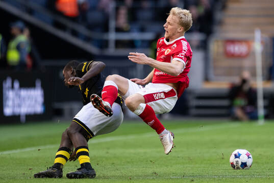 AIKs Stanley Wilson Omondi och Kalmars Victor Larsson