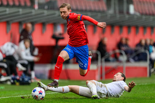 Bläddra bland fler bilder av Fotboll, Superettan, Helsingborg - Östersund