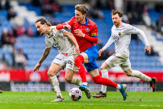 Östersunds Hugo Azzi och Helsingborgs Alexander Johansson