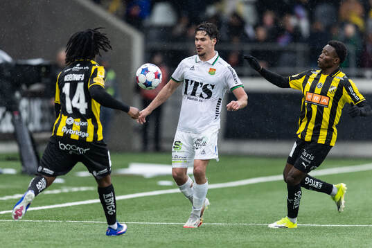 GAIS Viktor Radisic mot Häckens Jeremy Agbonifo och