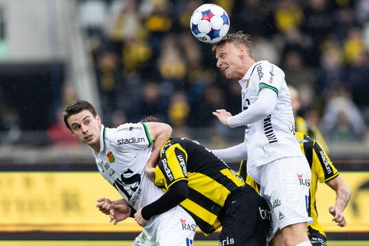 Häckens Julius Lindberg mot GAIS Oskar Ågren och Joackim
