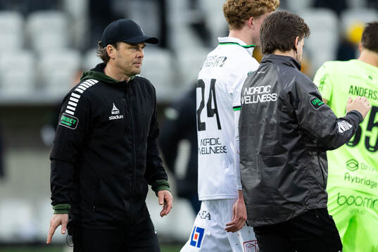 GAIS tränare Fredrik Holmberg deppar
