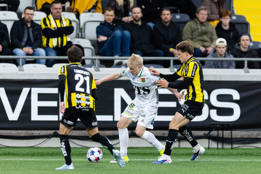 GAIS Robert Frosti Thorkelsson mot Häckens Adam Lundkvist
