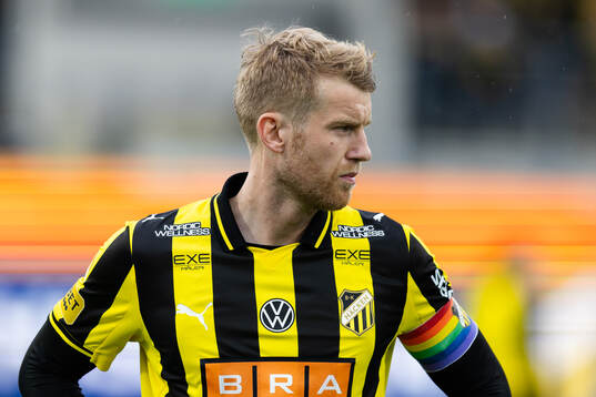 Häckens Filip Helander  på line up
