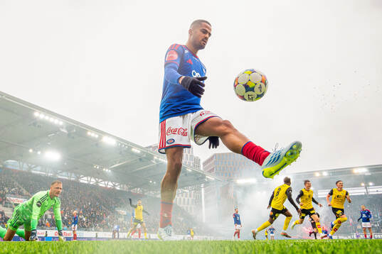 Aaron Kiil Olsen of Vålerenga looks dejected while Markus