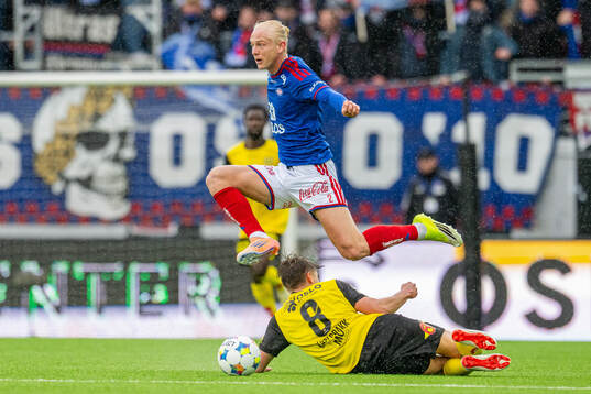Kolbeinn Finnsson of Vålerenga and Markus Karlsbakk of