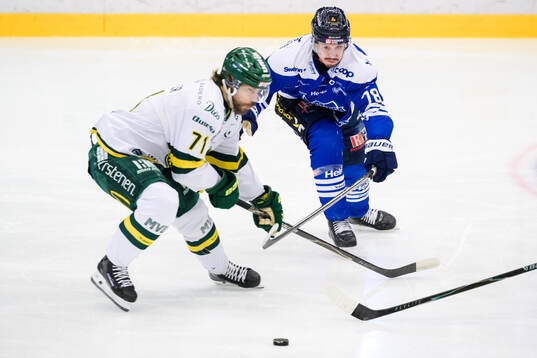 Björklövens Gustav Possler och Karlskogas Leevi Viitala