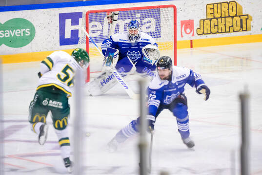 Karlskogas målvakt Lars Volden