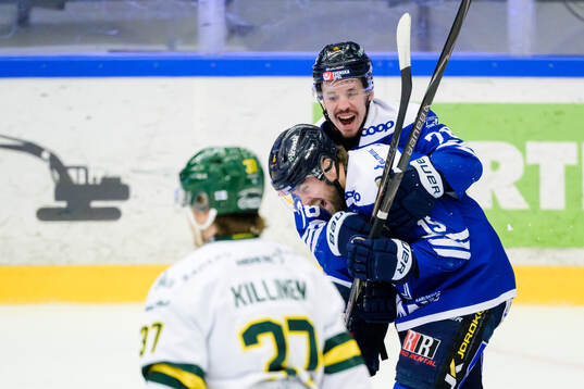 Karlskogas Leevi Viitala och Gustaf Franzén jublar
