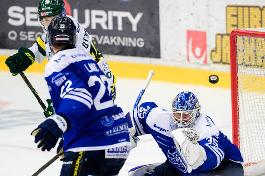 Karlskogas målvakt Lars Volden