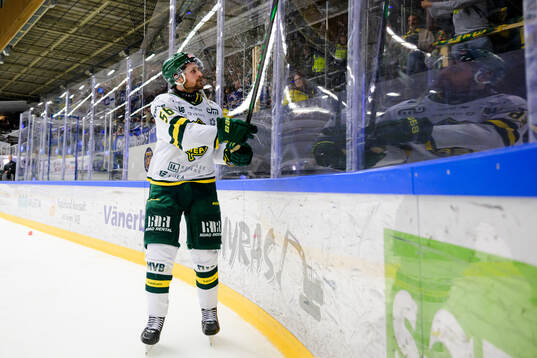 Björklövens Fredrik Forsberg jublar