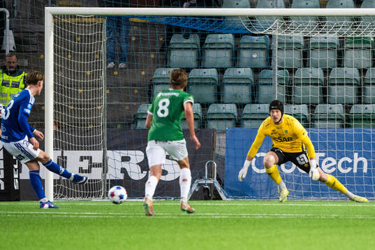 GIF Sundsvalls Hugo Aviander gör reduceringen till 1-2 på