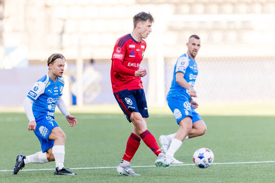 Östers Filip Olsson och Oddevolds Vincent Sundberg