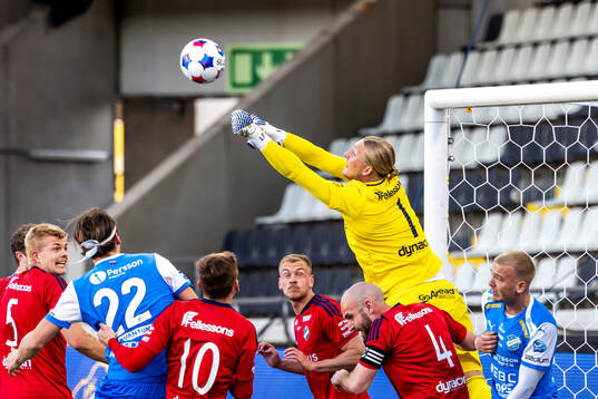 Östers målvakt Carl Lundahl Persson