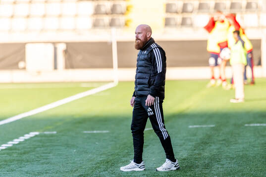 Östers tränare Max Mölder