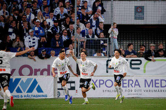 Örebros Antonio Yakoub jublar