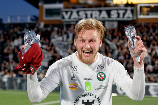 Örebros Karl Holmberg jublar