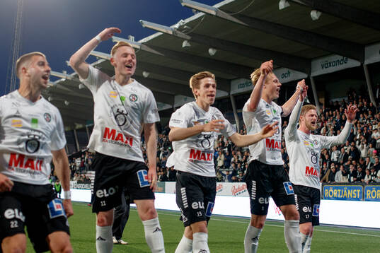 Örebros Karl Holmberg jublar