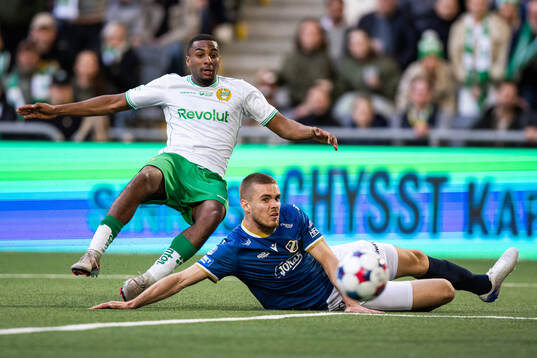 Hammarbys Paulos Abraham och Halmstads Erko Tougjas