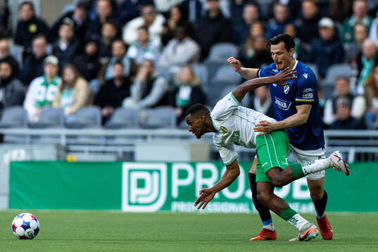 Hammarbys Paulos Abraham och Halmstads Pascal Gregor