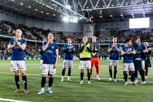 Halmstads spelare tackar supportrarna