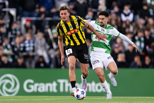Häckens Silas Andersen och Västerås Ismet Lushaku