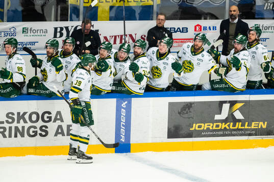 Björklövens Joel Mustonen jublar