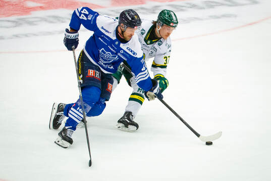 Karlskogas Jonatan Harju och Björklövens Lenni Killinen
