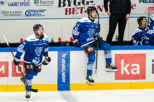 Karlskogas Kalle Jellvert och Alexander Ljungkrantz deppar