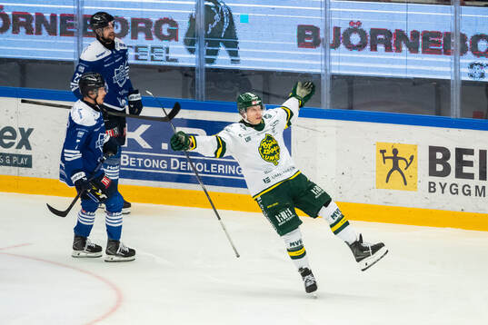 Björklövens Oscar Tellström jublar