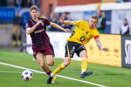 Djurgårdens Patric Åslund och Elfsborgs Sebastian Holmén