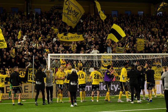 Elfsborgs spelare tackar supportrarna