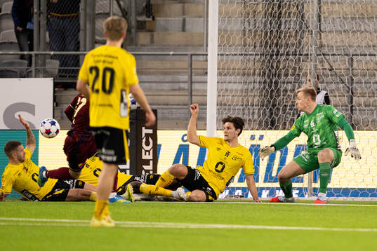 Elfsborgs Rasmus Wikström och målvakt Isak Pettersson