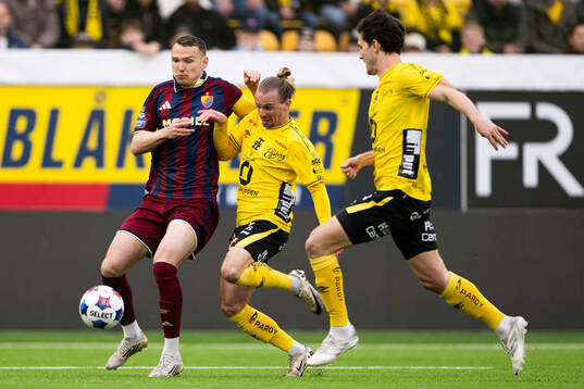Djurgårdens Piotr Johansson och Elfsborgs Niklas Hult