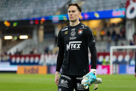 Örgrytes målvakt Hampus Gustafsson deppar