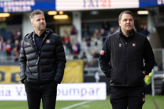 Örgrytes sportchef Pontus Farnerud och tränare Andreas