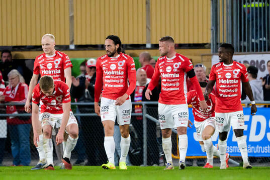 Degerfors Ludvig Fritzson och Dijan Vukojevic jublar