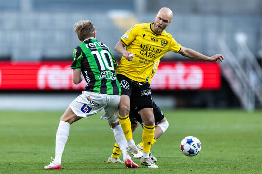 GAIS Henry Sletsjøe och Mjällbys Viktor Gustafson